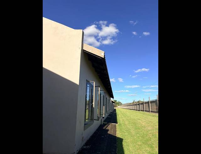 2 BEDROOM TOWNHOUSE FOR SALE IN ELDORETTE
